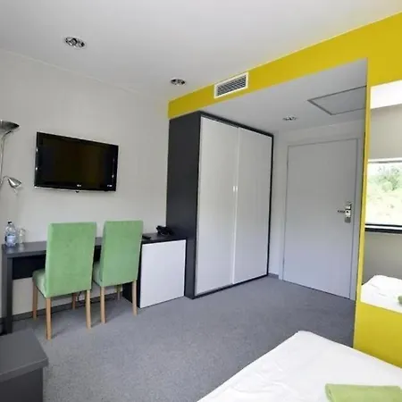 호텔 Sobotel 3*